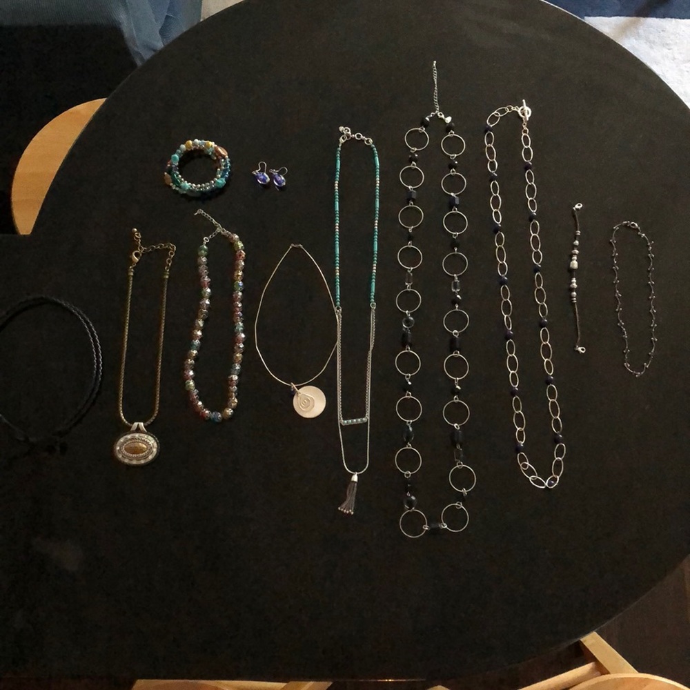 Assorted jewelry